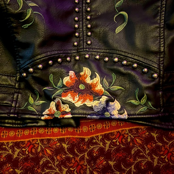 🌺Beautiful Biker Jacket🌺 - Picture 3 of 8